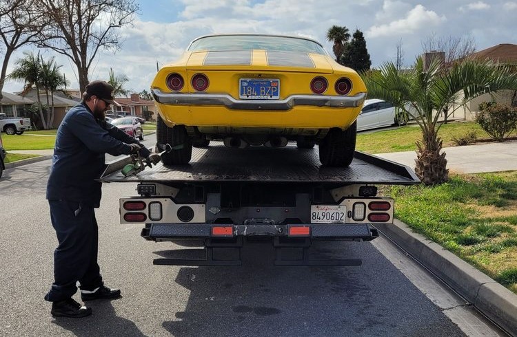 Flatbed towing services